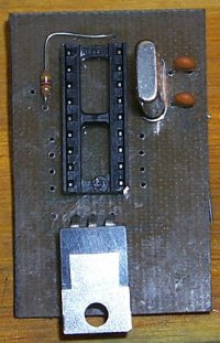 controlbox-PICcloseup.jpg (18396 bytes)